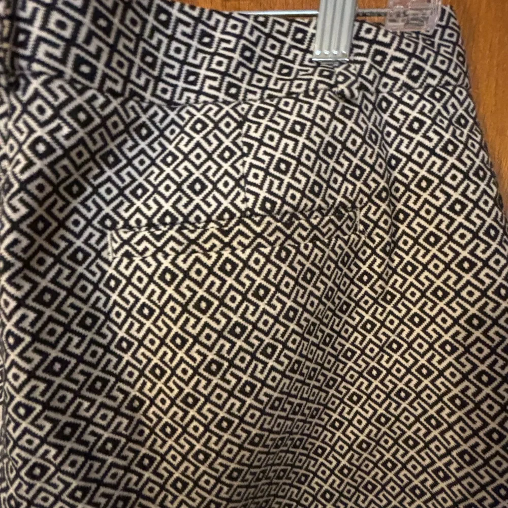 Banana Republic Women's Size‎ 4 Hampton Fit Navy Design Flat Front Shorts EUC